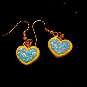 Delicious heart cookie earring